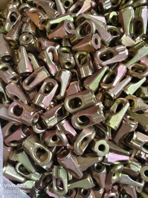 Dual Wheel T-Rail Snap-On Clamp